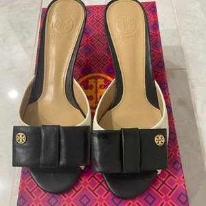 Tory Burch Ivory and Black Bow Slide